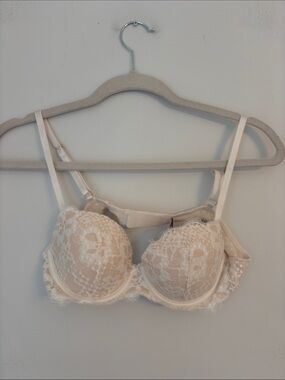 Victoria's Secret Cream and White Lace Bra Size 36A